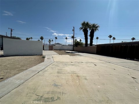 Thousand Palms Land in Golf Community