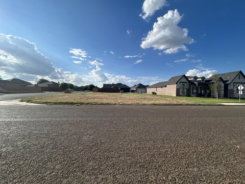 Residential Land in Preston Manor