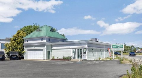 Multi-Use Commercial Building