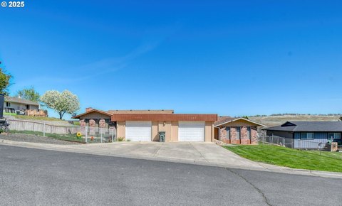 Pendleton Duplex in Grecian Heights