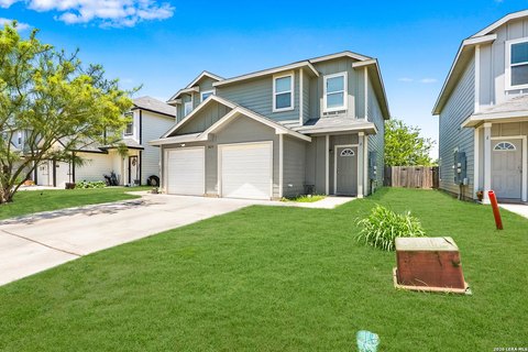 Multi-Family (2-8 Units), Converse, TX