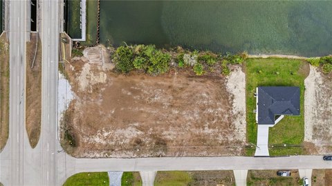 Freshwater Canal Lot in Cape Coral