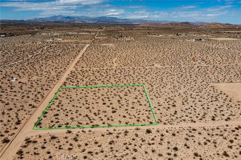 Joshua Tree Land with Mountain Views