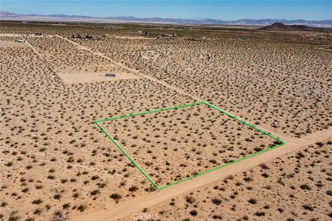 Joshua Tree Land with Mountain Views