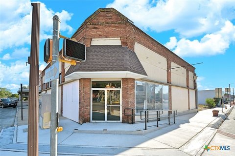Downtown Seguin Retail Space Available
