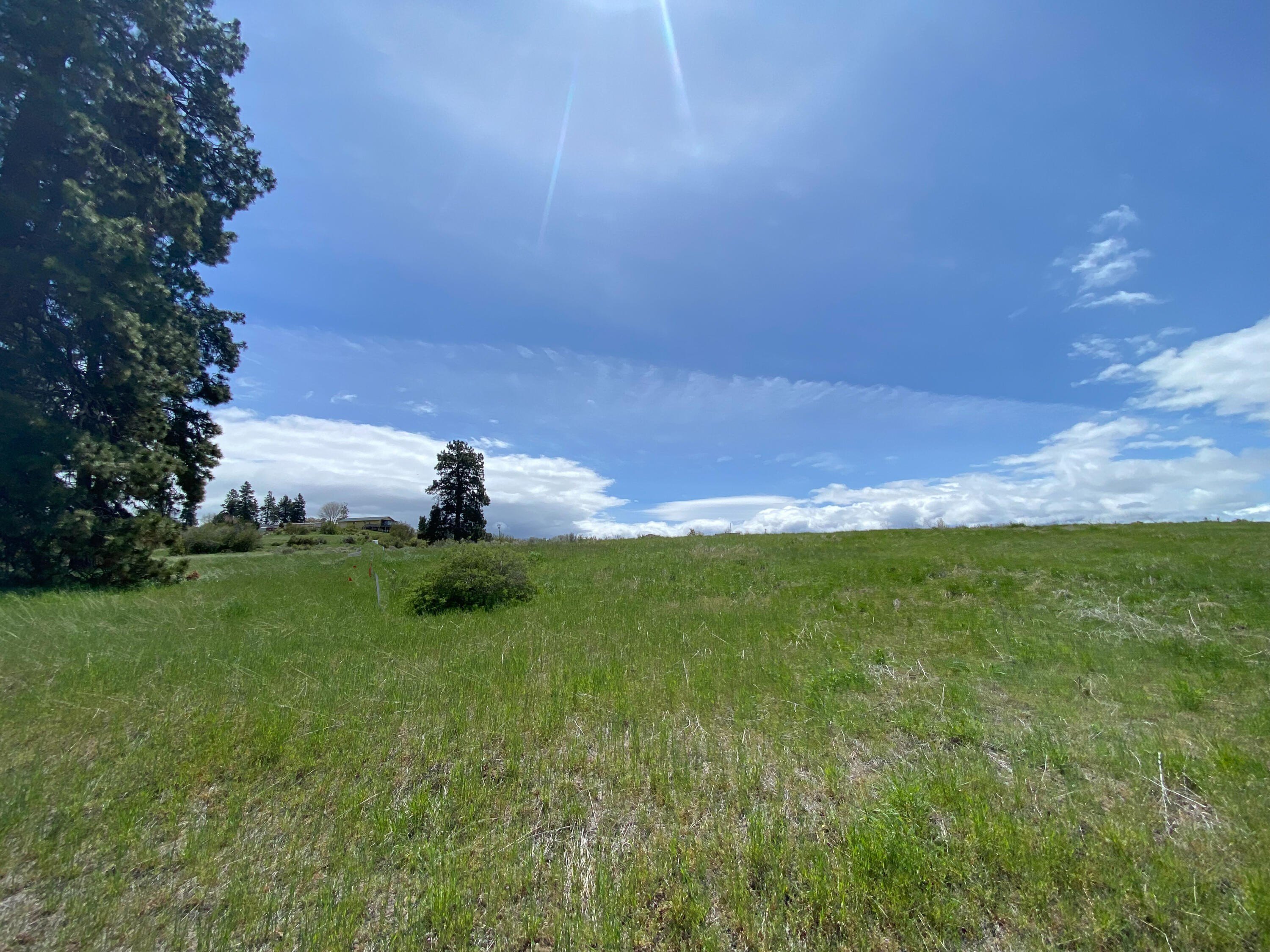 Sloping View Lot in Chiloquin