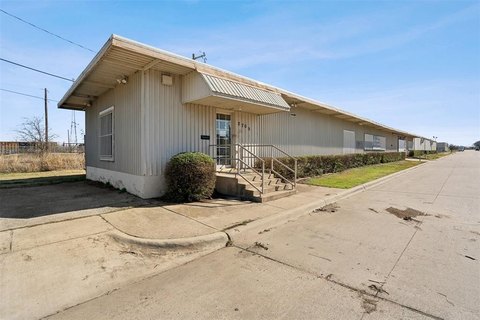 Versatile Warehouse Space in Fort Worth