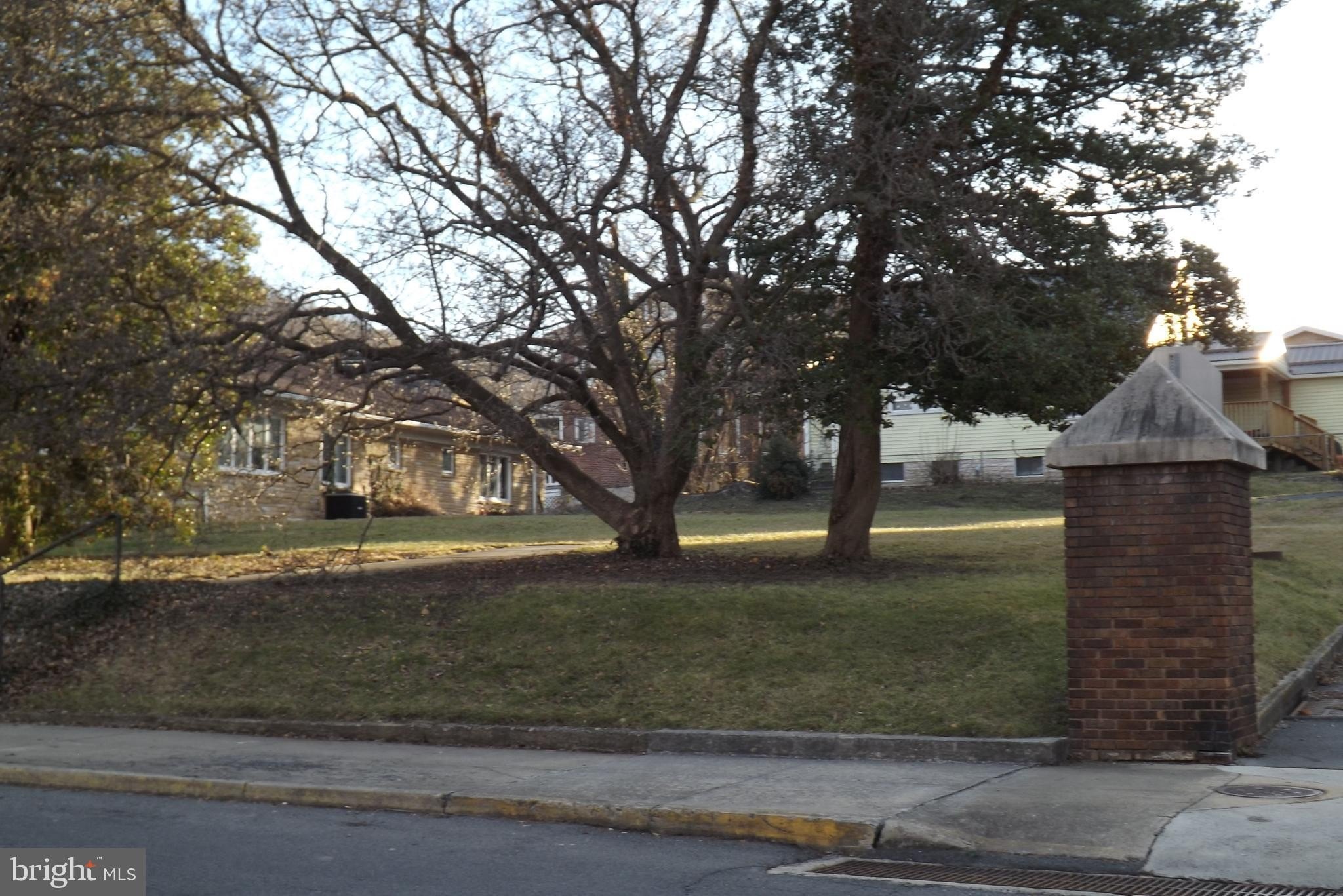 Oversized Lot in Downtown Keyser