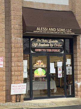 Warehouse/Storefront on Arthur Kill Road