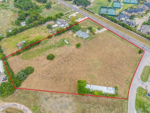 Commercial Land With Existing Structure