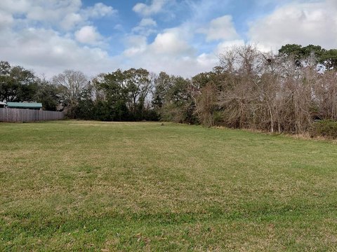 Residential Land in Quiet Neighborhood