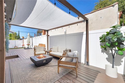 Charming Duplex in Long Beach