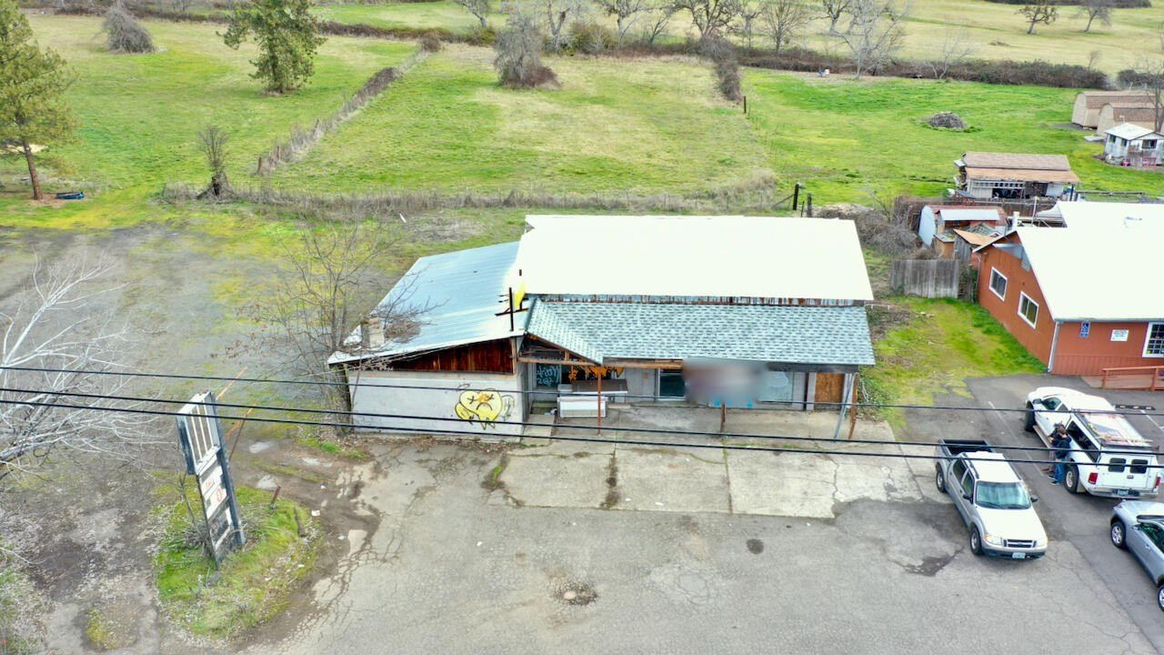 Highway 62 Commercial Building