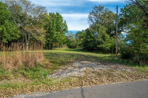 Land, Gallatin, MO