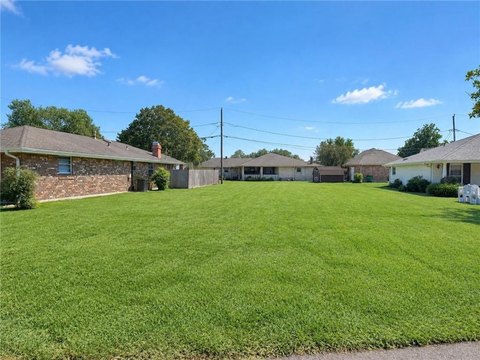 Land, St. Rose, LA