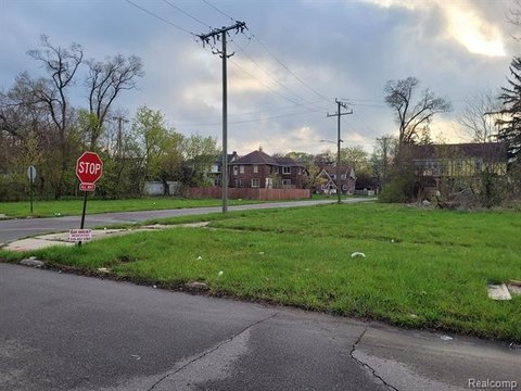 Residential Land in Highland Park