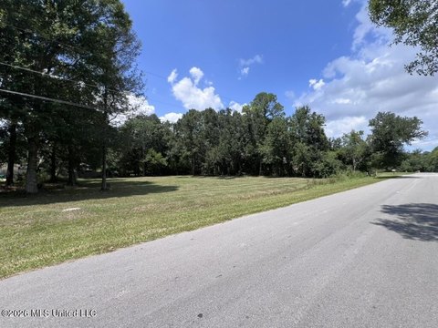 Land, Gulfport, MS