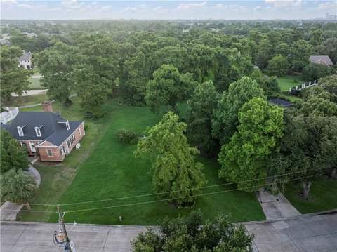 Land, Gretna, LA