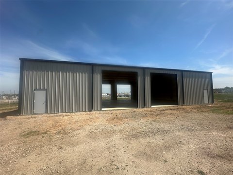 Climate-Controlled Warehouse-Shop with Drive-Through