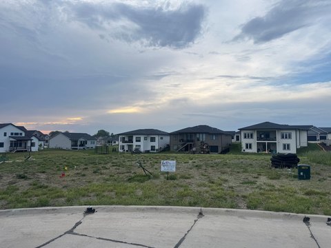 LAND - Clive, IA