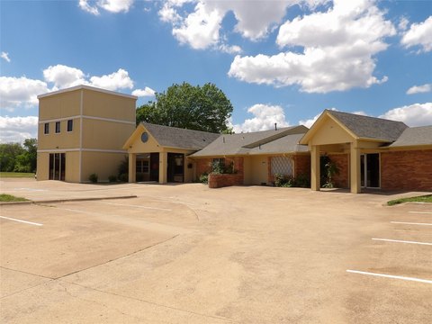 Freestanding Office Building with Parking
