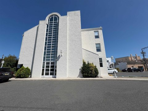 Modern Office Suite in Premier Location