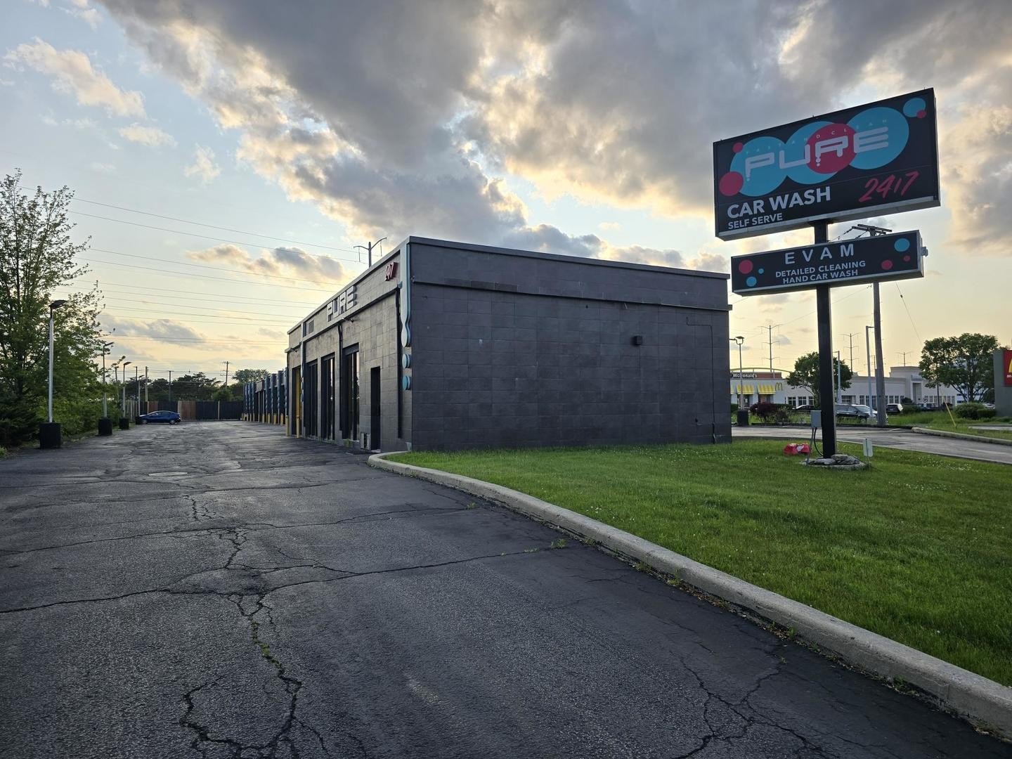 Northbrook Commercial Property with Carwash