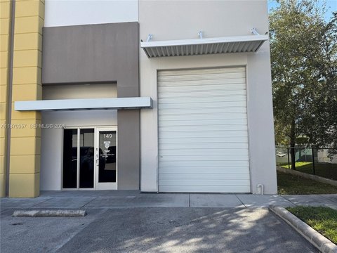 Sweetwater Industrial Office/Warehouse Space