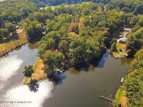 Land, Hernando, MS