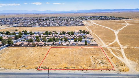 Commercial Land Parcel in Rosamond