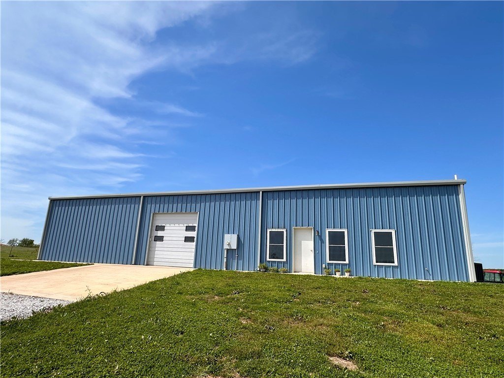 Versatile Barndominium on 30 Acres