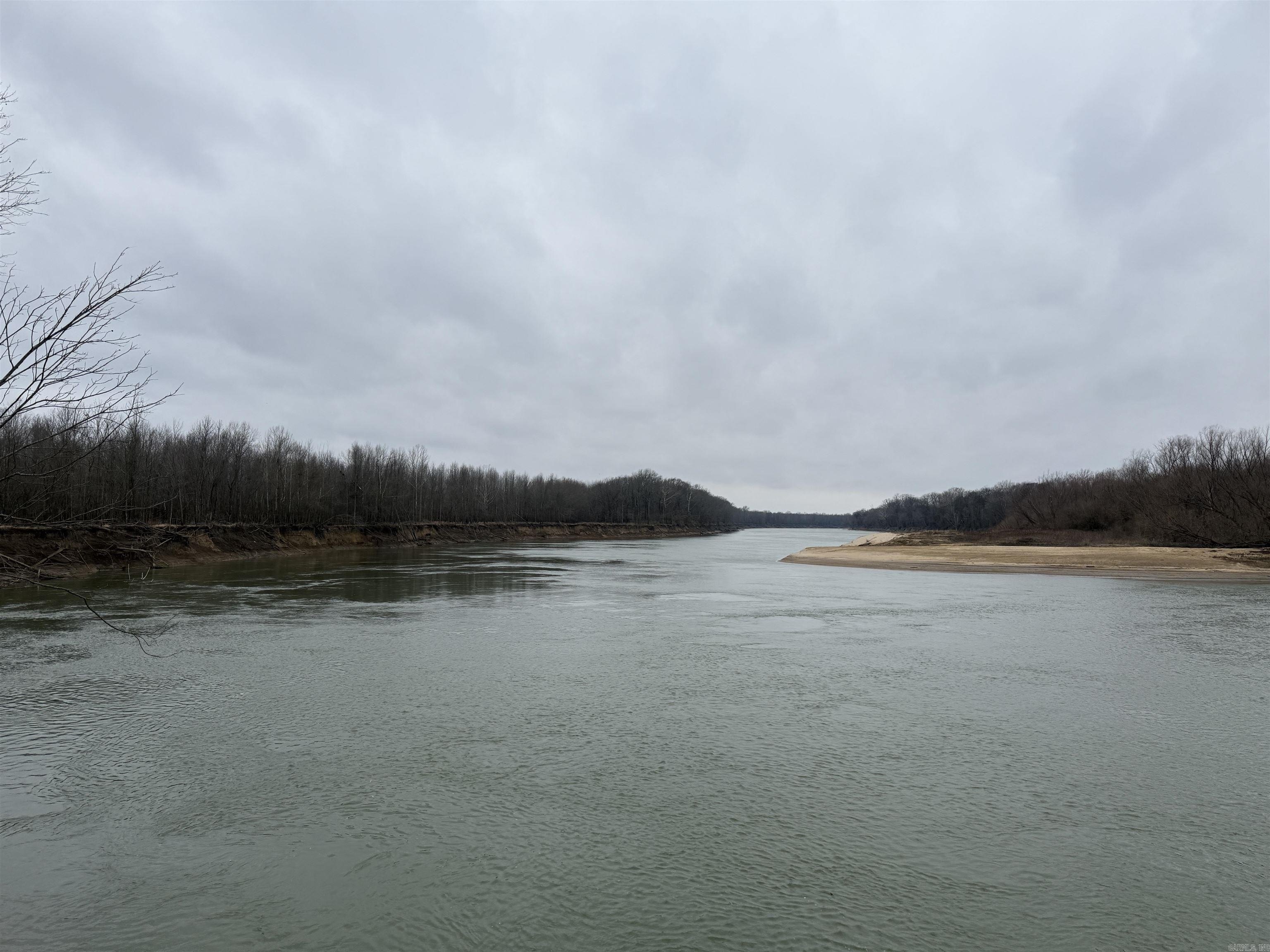 886+/- Acres White River Bottomland