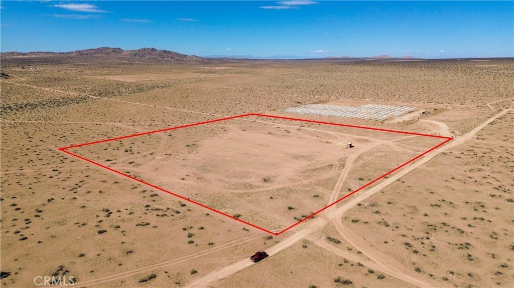 10 Acres with Working Well