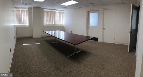 MORGANTOWN, PA Commercial Lease