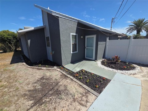 Half-Duplex Home on Corner Lot