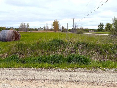 Residential Land in Columbus, MI