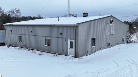 Pole Building with Office and Bays