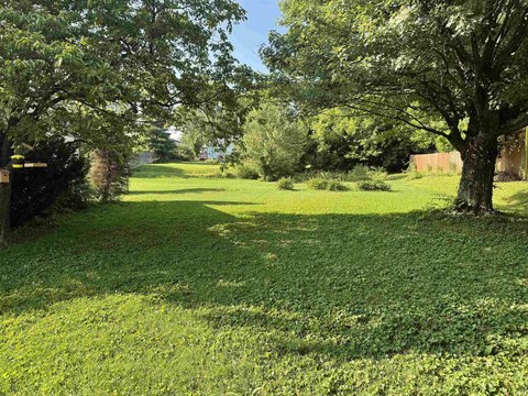 Residential Lot in McDoel Gardens