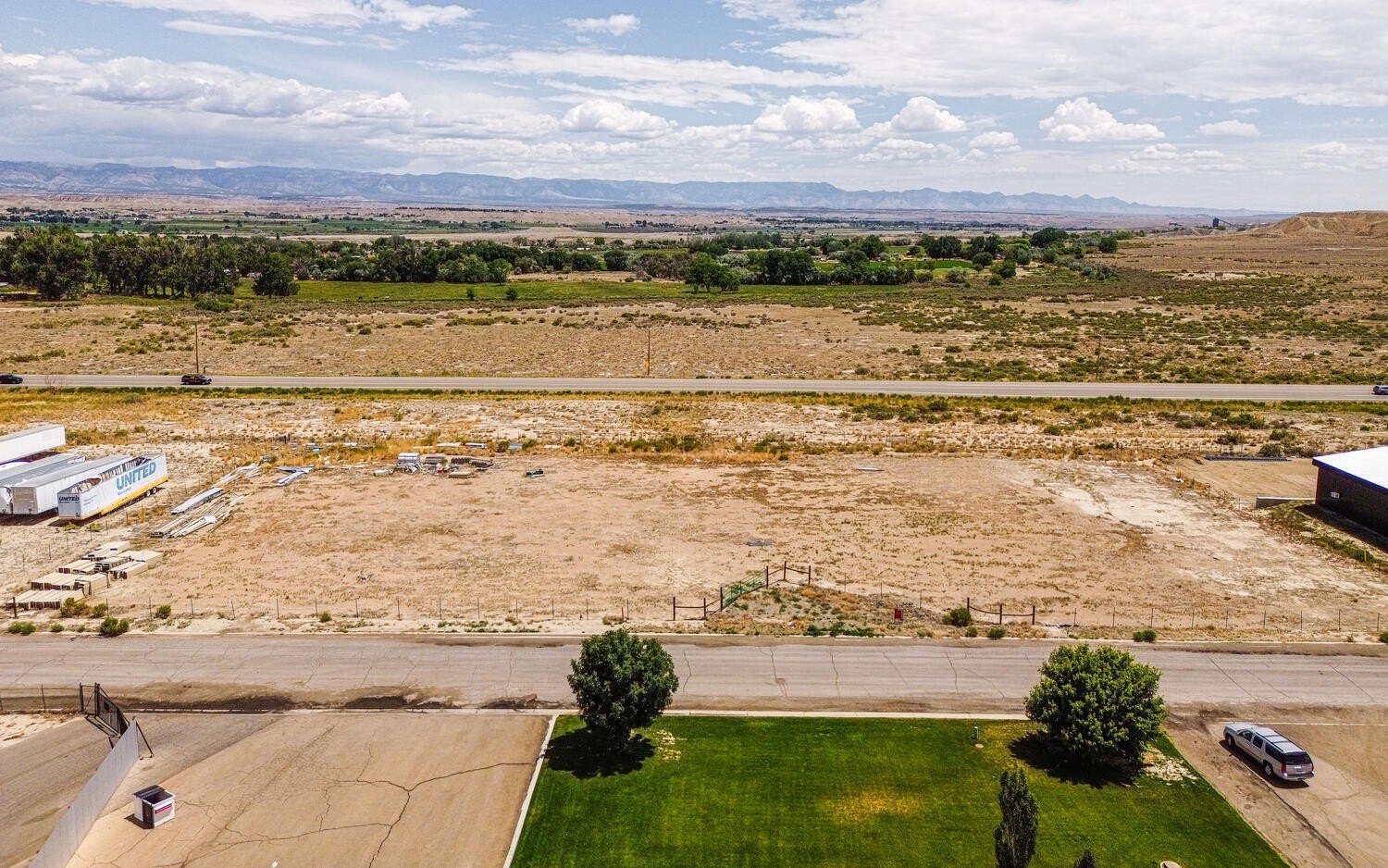 Prime Commercial Parcel in Price