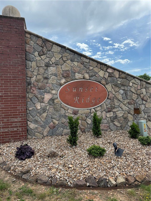 Residential Land in Sunset Ridge