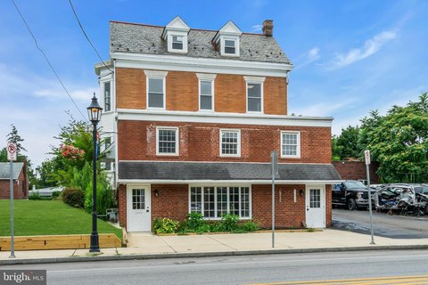 Versatile Commercial Building in Jenkintown