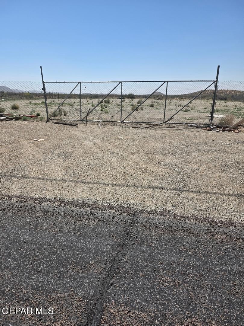 Residential Land in Clint, TX