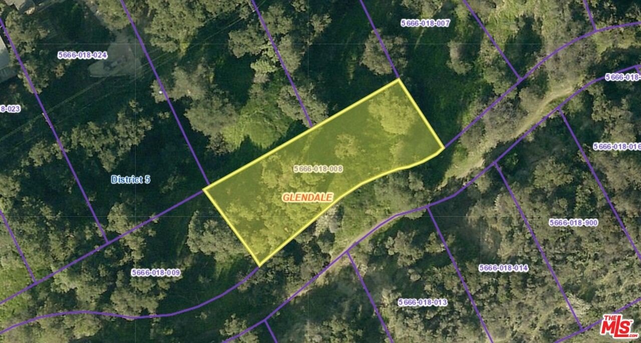 Vacant Lot in Glen Oaks