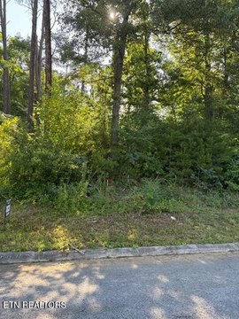 LAND - Knoxville, TN