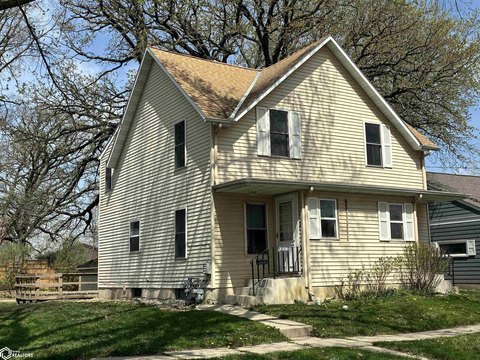 Well-Maintained Duplex Near Downtown