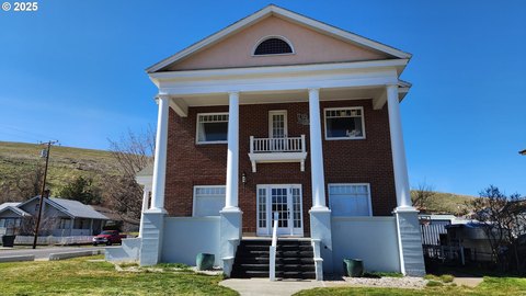 Spacious Triplex in Heppner, Oregon
