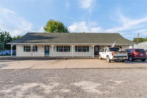 Restaurant & Retail Opportunity