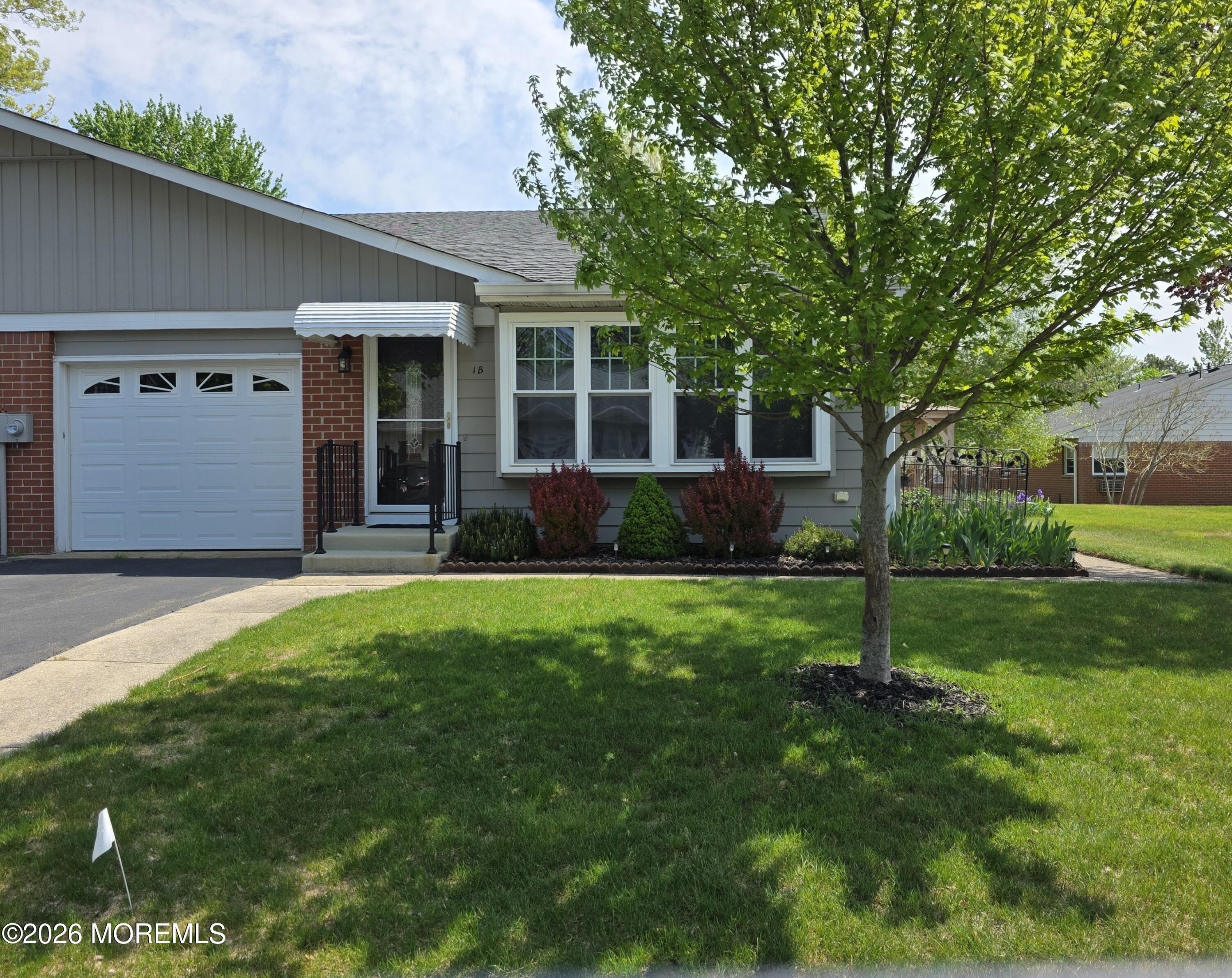 Spacious Ranch Duplex in Whiting