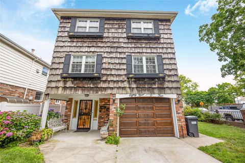 Ridgewood Quadruplex with Modern Amenities