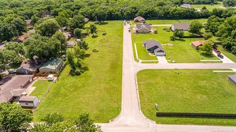 Residential Land in Dewey, Oklahoma